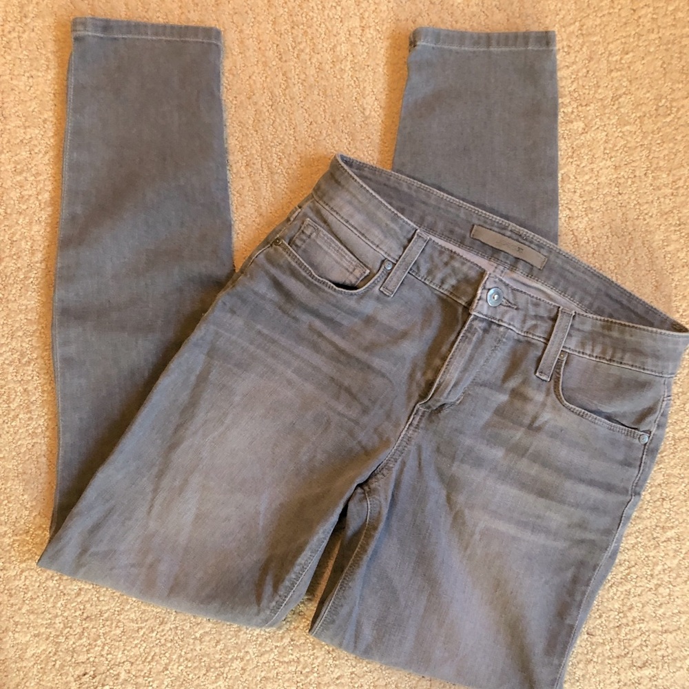 Joe’s stretchy skinny jeans grey in color size 27